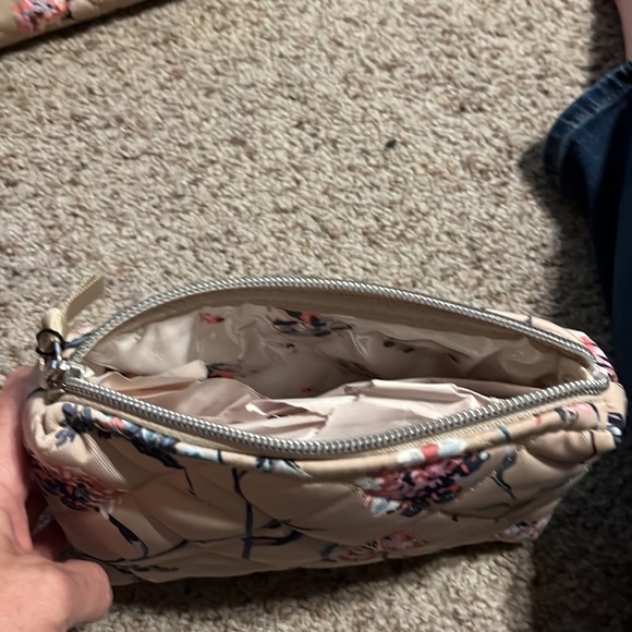 Brand New Vera Bradley Strawflowers Make-up Bag - Picture 2 of 3